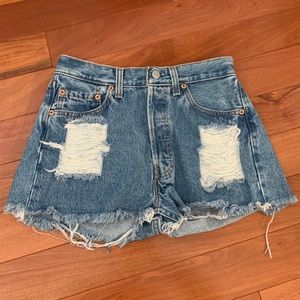 Brandy Melville high waisted shorts fits size 25
